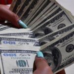 La ASFI denuncia que los exportadores “subastan” dólares en el exterior del país